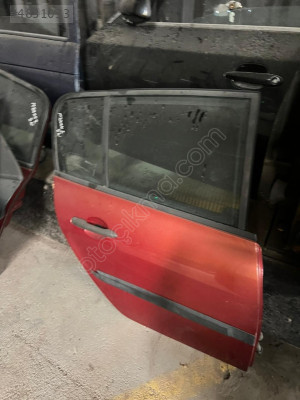RENAULT MEGANE 2 HB SAĞ ARKA KAPI MERT OTO