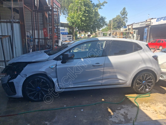 RENAULT CLİO SOL ARKA KAPI ÇIKMA