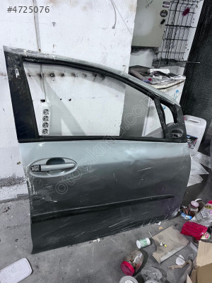 Toyota yaris 2008 sağ ön kapı dolu