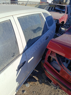 Skoda Fabia sol arka kapı sw