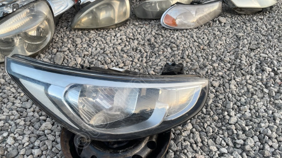 Hyundai blue sağ ön far