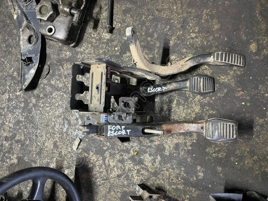 FORD ESCORT PEDAL SET