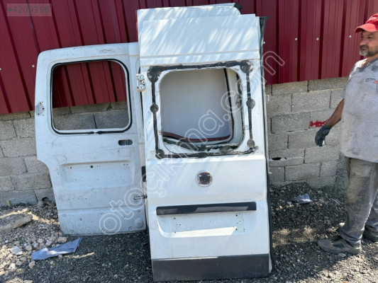 FİAT DUCATO BAGAJ KAPAĞI SOL TARAF 2008-2020 MODEL
