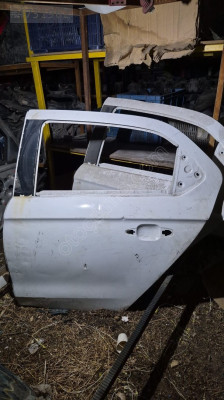 Peugeot 301 sol arka kapı orijinal