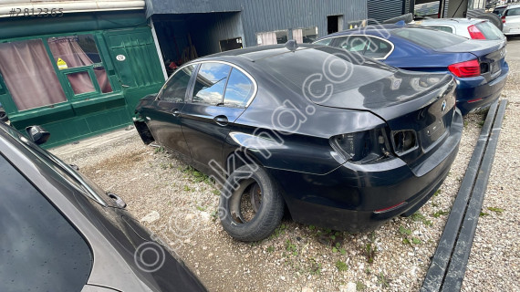 BMW 5 ARKA ÇAMURLUK