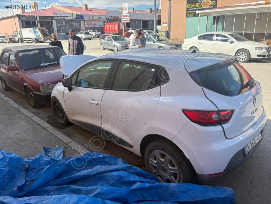 Clio 4 sol arka kapı dolu