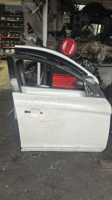 VOLVO XC60 SAĞ ÖN KAPI KONUKOTO