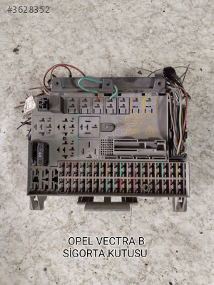 OPEL VECTRA B SİGORTA KUTUSU