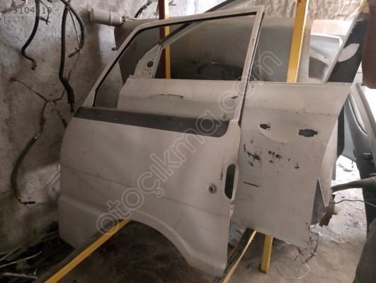 Mazda e220 sol ön kapı