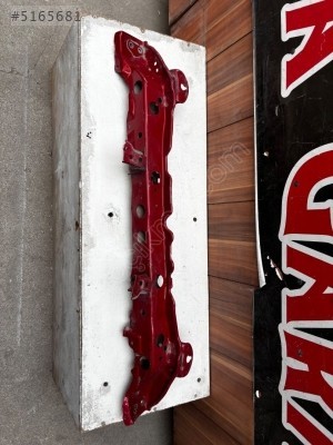 Toyota Yaris Üst Ön Panel