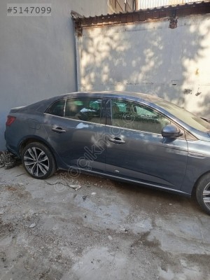 Renault Megane 4 sol kapı