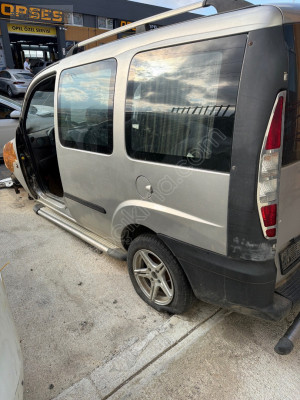 Doblo sol yan duvar