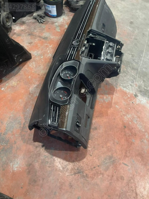 Passat B8 Çıkma Ön Göğüs Torpido - Fotoğraf 3