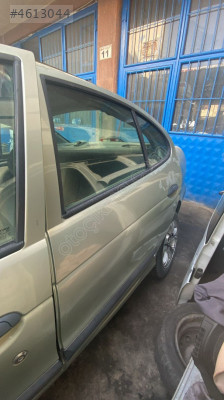 Megane 1 çıkma hatasız sol arka kapı dolu