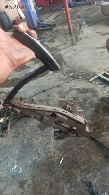 Ford Kuga el fren kolu