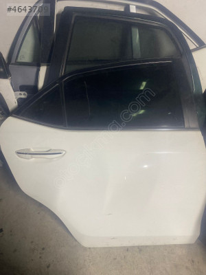Toyota Corolla Sağ Arka kapı Çıkma 2013 2018