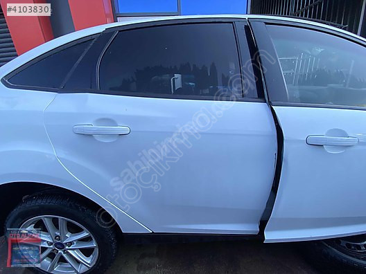 FORD FOCUS 3,5 SAĞ ARKA KAPI BEYAZ HATASIZ