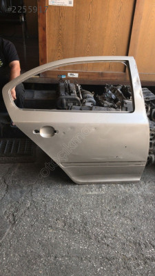 SKODA OCTAVİA A5 KASA SAĞ ARKA KAPI 2005-2008