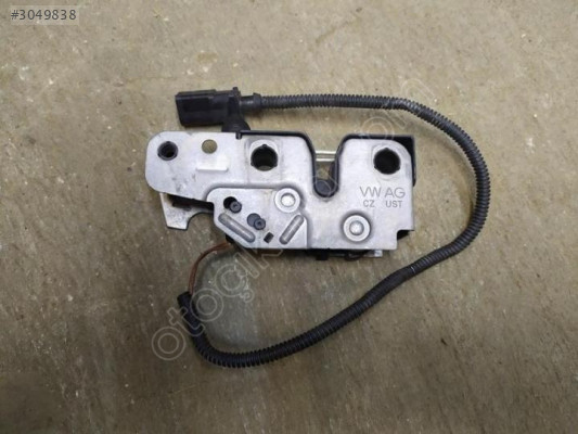 PORSCHE CAYENNE KAPUT KİLİTİ 2012-2015