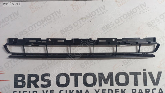 AUDİ A4 2015 ORTA TAMPON IZGARA 8W0807683