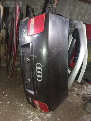AUDİ A8 BAGAJ KAPAĞI