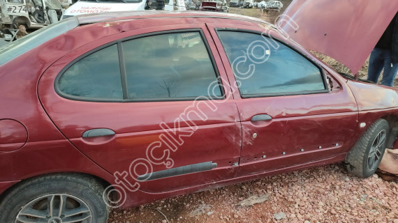 Megane 1 sağ kapı