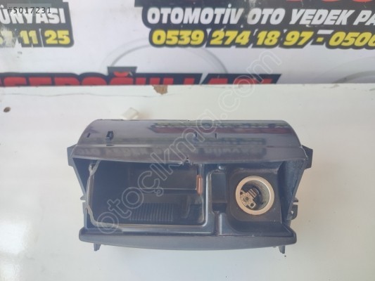 TOYOTA AVENSİS ORTA KONSOL KÜLLÜK