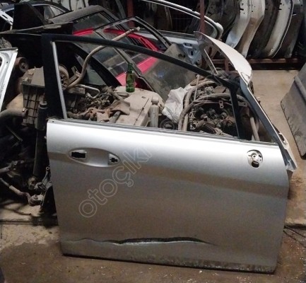 Orj çıkma ford fiesta sağ ön kapı