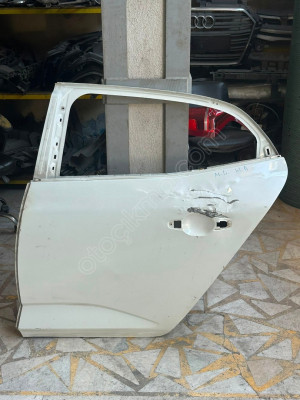 RENAULT MEGANE 4 HECBEK SOL ARKA KAPI ORJİNAL ÇIKMA