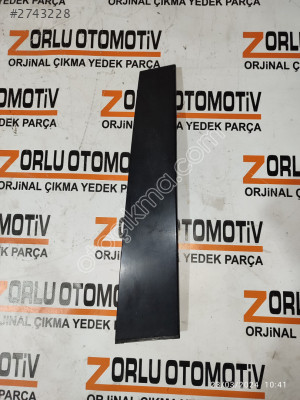Skoda süperb sol arka kapi diregi 3T5 839 901 A