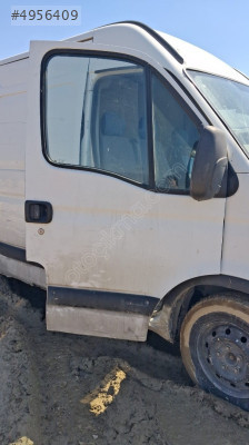 RENAULT MASTER 2 SAĞ ÖN KAPI ÇIKMA