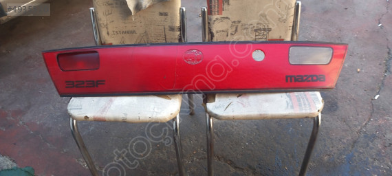 Mazda lantis arka reflektör