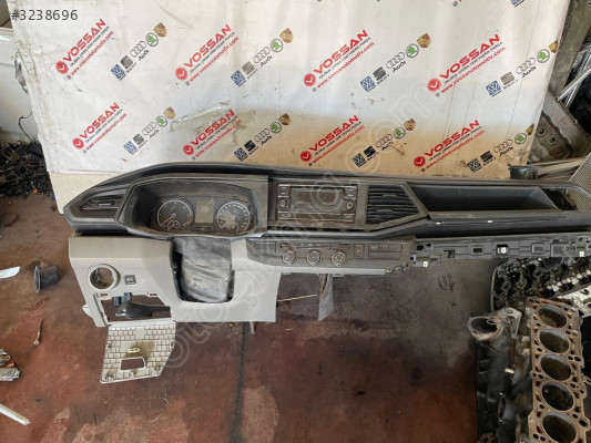 Transporter T8 2022 Ön göiüs çıkma ORJİNAL 7L1857003B - Vossan Otomotiv Transporter T8 2022 Ön göiüs çıkma ORJİNAL 7L1857003B - Volkswagen 7L1857003B Orijinal Çıkma Yedek Parça Ankara