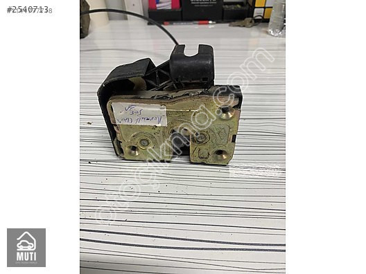 Renault clio sağ ön kapı kilidi