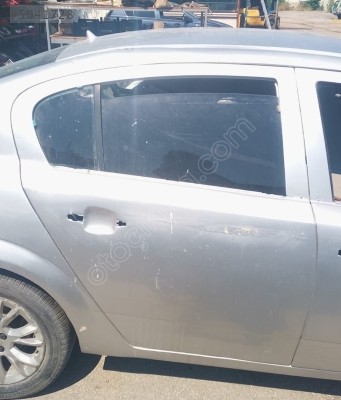 OPEL ASTRA H SAG ARKA KAPI