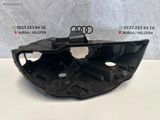 AUDİ A3 SAĞ FAR KASASI