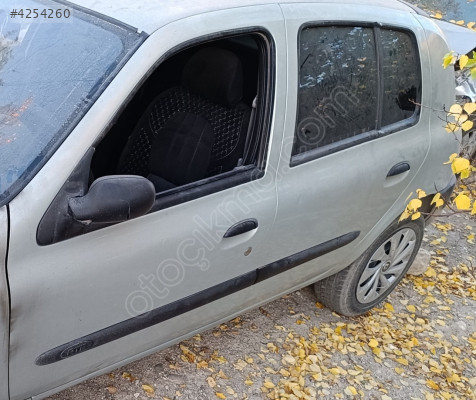 Clio sol ön kapı