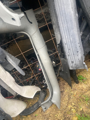 Renault kango sağ ön  kapı eşiği pilastigi