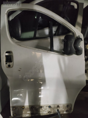 Renault trafic 2 sağ ön kapı