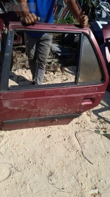 Peugeot 405 sol arka kapı
