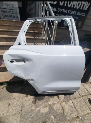 Audi Q3 sağ arka kapı