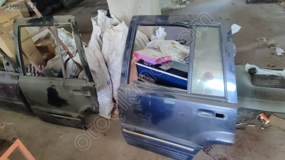 Jeep Cheroke çıkma hasarsız kapı