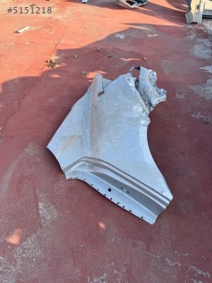 Renault megane 4 sol arka çamurluk (hasarlı)