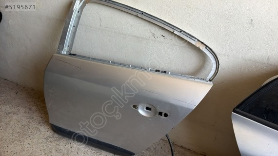 2010-16 MODEL RENAULT FULENCE ORJ ÇİMMA SOL ARKA KAPI
