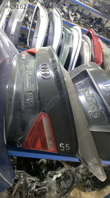 AUİ A5 BAGAJ KAPAĞI