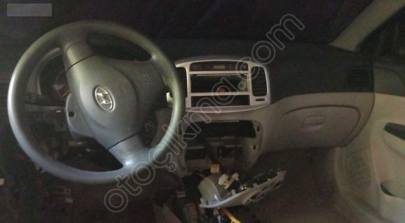 2011 Hyundai era torpido