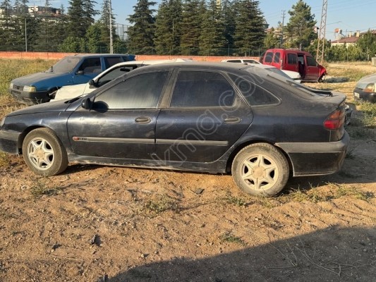 Renault Laguna1 sol arka kapı