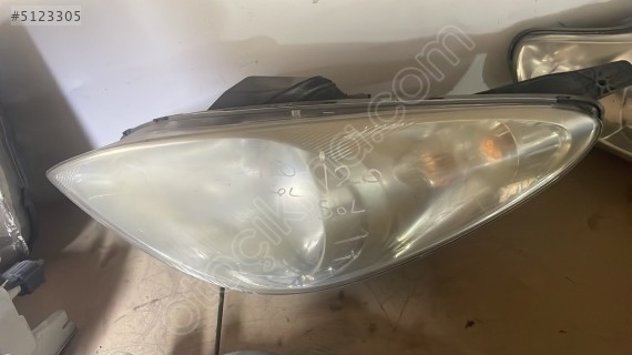 HYUNDAİ İ20 SOL FAR