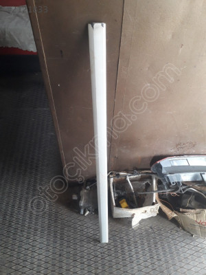 Audi A3 sol ön kapı cıtası