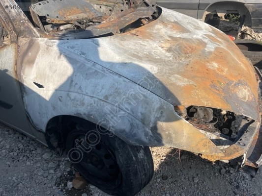 Ford Focus sağ ön çamurluk